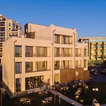 Poeme Mamaia Retreat