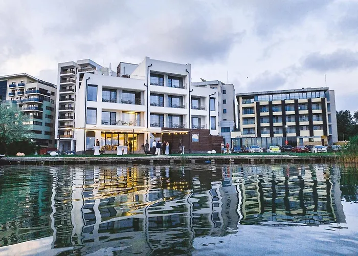 Poeme Mamaia Retreat